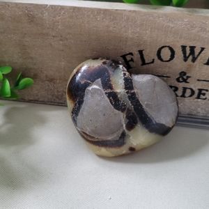 Sedimentary crystal Heart